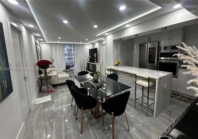 2nd image of 18041 Biscayne Blvd #702, Aventura, FL 33160 | MLS# A12023808