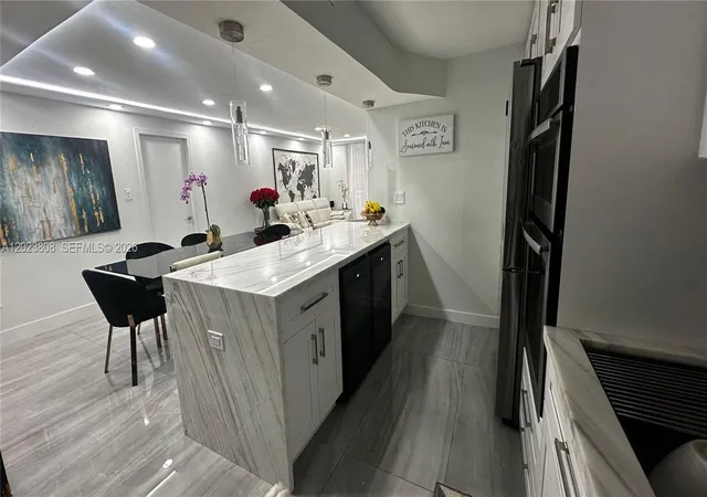 4th image of 18041 Biscayne Blvd #702, Aventura, FL 33160 | MLS# A12023808