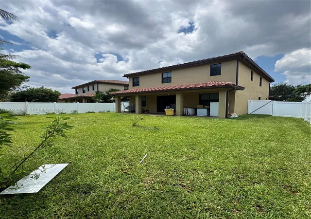 Homes for sale in Tamarac, FL | 5504 Nw 48Th Ln, Tamarac, FL 33319 | MLS# A12022298
