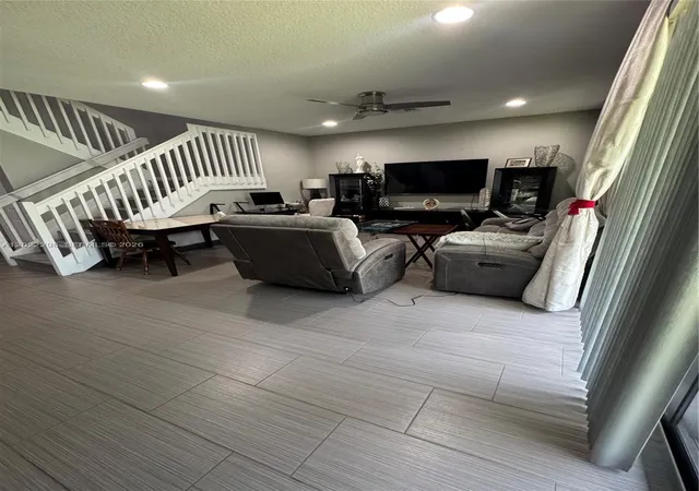 Homes for sale in Tamarac, FL | 5504 Nw 48th Ln, Tamarac, FL 33319 | MLS# A12022298