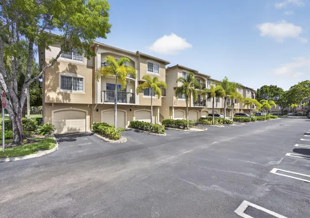 Photo 2 of Condo for sale at 800 S Crestwood Ct #809, Royal Palm Beach, FL 33411 | MLS# B26032132 | Listing updated on 2026-09-23