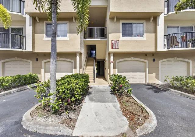 Photo 3 of Condo for sale at 800 S Crestwood Ct #809, Royal Palm Beach, FL 33411 | MLS# B26032132 | Listing updated on 2026-09-23
