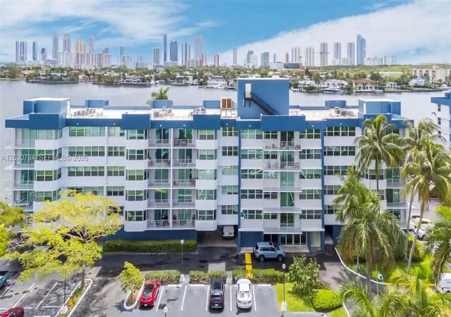 2nd image of 16558 Ne 26Th Ave, North Miami Beach, FL 33160