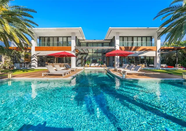 3rd image of 385 Centre Is, Golden Beach, FL 33160 | MLS# A12023794