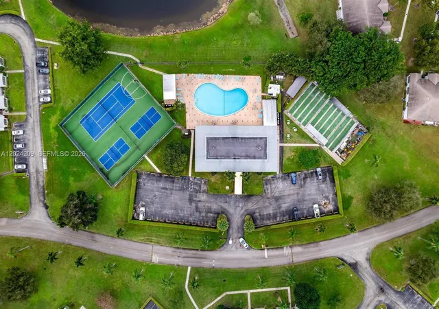 2nd image of 14604 Canalview Dr, Delray Beach, FL 33484