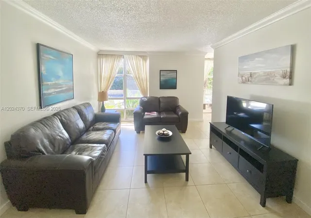 3rd image of 210 172Nd St, Sunny Isles Beach, FL 33160