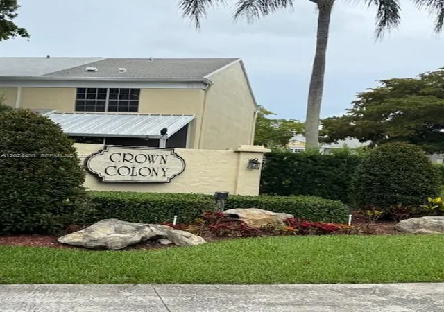 4th image of 2856 Cambridge Ln, Hollywood, FL 33026 | MLS# A12024455