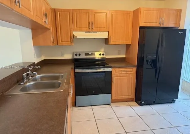 5th image of 2856 Cambridge Ln, Hollywood, FL 33026 | MLS# A12024455