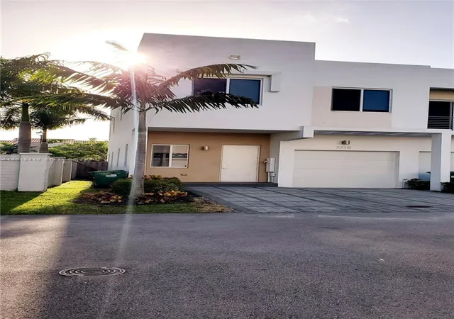 3rd image of 7210 Nw 103Rd Path, Doral, FL 33178 | MLS# A12016440