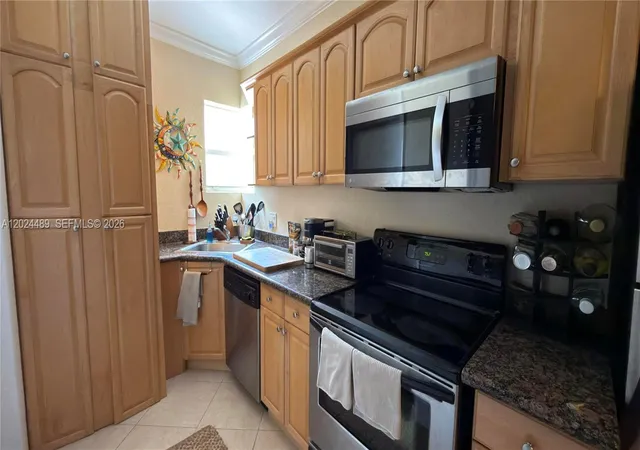 Homes for sale in Fort Lauderdale, FL | 401 Ne 16Th Ave #2, Fort Lauderdale, FL 33301 | MLS# A12024489