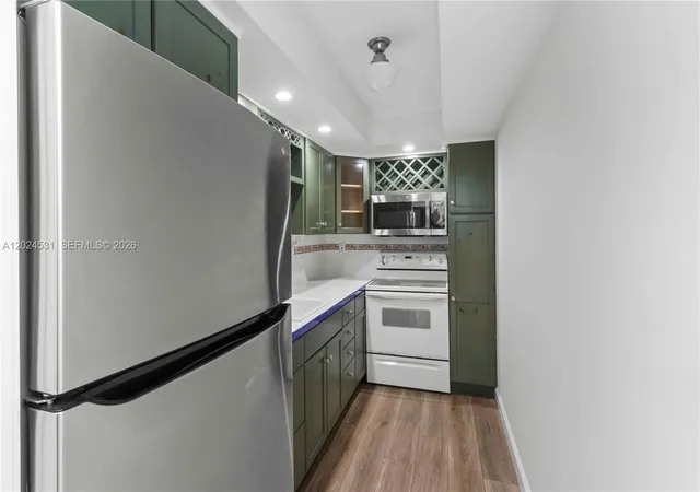 5th image of 16518 Ne 26Th Ave #405, North Miami Beach, FL 33160 | MLS# A12024531