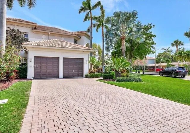 Photo 2 of Single family home for sale at 2844 Ne 26th Avenue, Lighthouse Point, FL 33064 | MLS# B26032435 | Listing updated on 2026-09-24