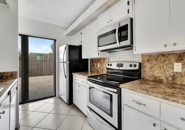 Homes for sale in West Palm Beach, FL | 311 3rd Wy, West Palm Beach, FL 33407 | MLS# B26032479