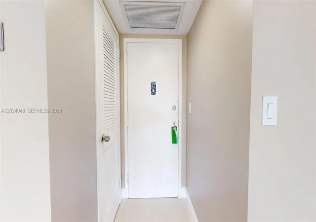 2nd image of 20100 W Country Club Dr #801, Aventura, FL 33180 | MLS# A12024048