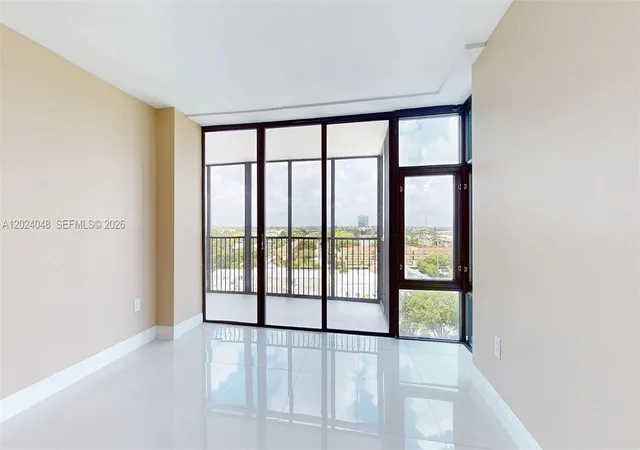 4th image of 20100 W Country Club Dr #801, Aventura, FL 33180 | MLS# A12024048