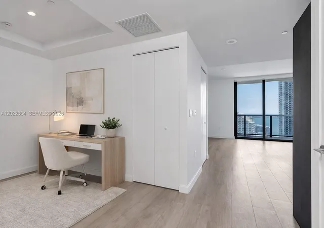 4th image of 45 Sw 9Th St #3502, Miami, FL 33130 | MLS# A12022654