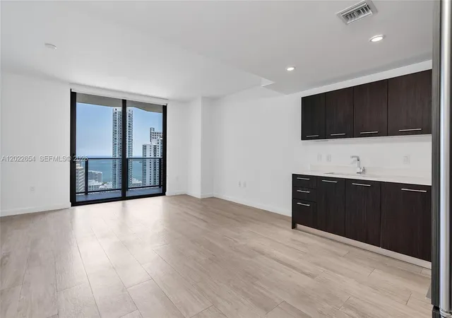 5th image of 45 Sw 9Th St #3502, Miami, FL 33130 | MLS# A12022654