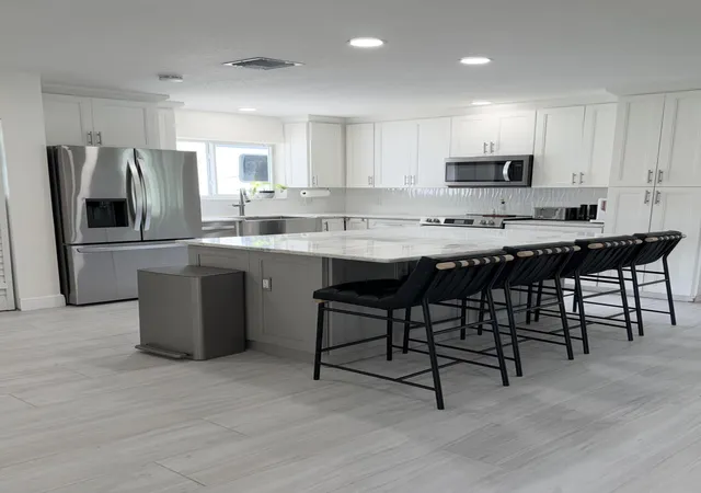 Photo 2 of Single family home for sale at 460 Sw 55th Avenue, Plantation, FL 33317 | MLS# B26032561 | Listing updated on 2026-09-23