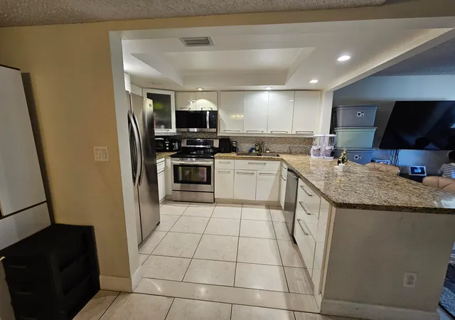 Photo 3 of Condo for sale at 2617 N 40th Avenue, Hollywood, FL 33021 | MLS# B26032579 | Listing updated on 2026-09-24