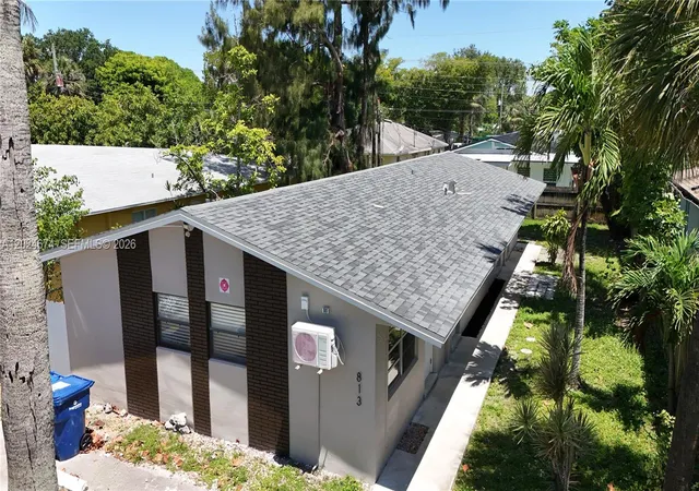 2nd image of 813 Sw 29th St, Fort Lauderdale, FL 33315 | MLS# A12024674