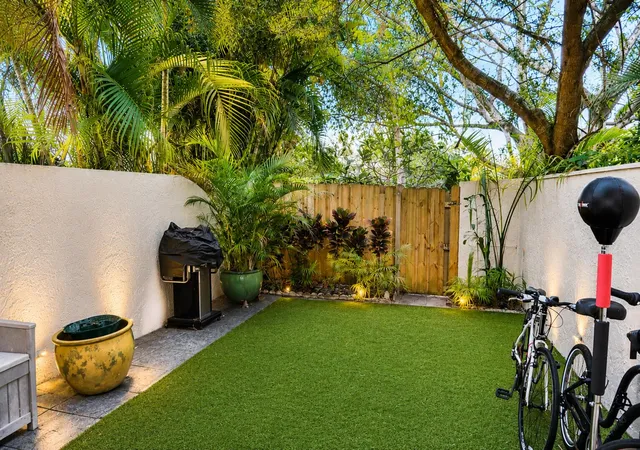 Photo 3 of Townhouse for sale at 3062 S Oakland Forest Dr #203, Oakland Park, FL 33309 | MLS# B26032676 | Listing updated on 2026-09-23