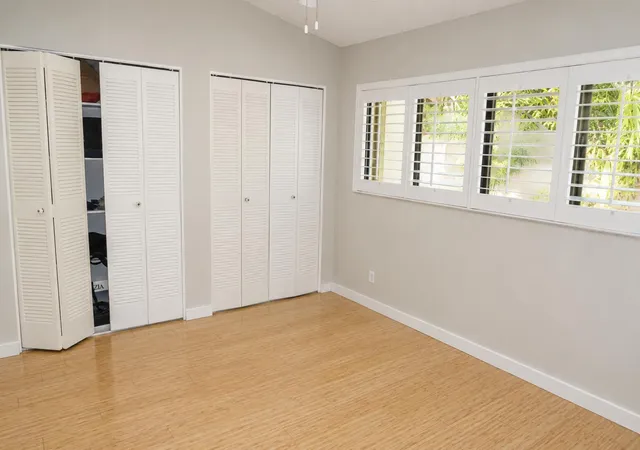 Photo 4 of Townhouse for sale at 3062 S Oakland Forest Dr #203, Oakland Park, FL 33309 | MLS# B26032676 | Listing updated on 2026-09-23
