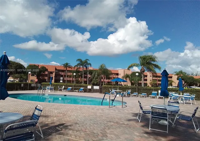 Homes for sale in Sunrise, FL | 9581 Sunrise Lakes Blvd #202, Sunrise, FL 33322 | MLS# A12024951