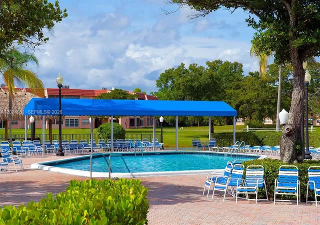 Homes for sale in Sunrise, FL | 9581 Sunrise Lakes Blvd #202, Sunrise, FL 33322 | MLS# A12024951