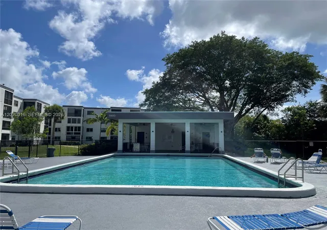 2nd image of 9235 Sw 8th St #209, Boca Raton, FL 33428 | MLS# A12020316