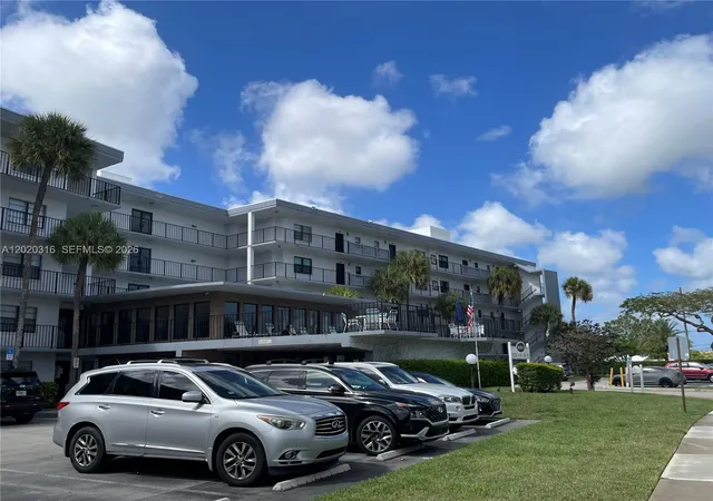 5th image of 9235 Sw 8Th St #209, Boca Raton, FL 33428 | MLS# A12020316