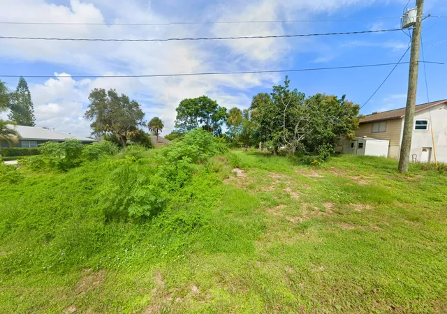 Homes for sale in Vero Beach, FL | 320 13th St Sw, Vero Beach, FL 32962 | MLS# B26032708