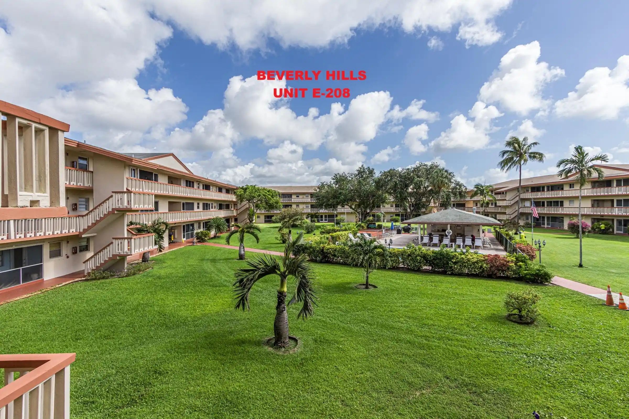 Listing Photo 1 - Condo for sale in 5300 Washington St located at 5300 Washington St, Hollywood, FL 33021 - Unit #E208