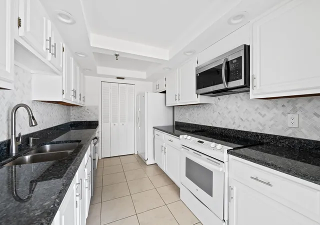 Photo 2 of Condo for sale at 859 Jeffery St #312, Boca Raton, FL 33487 | MLS# B26032783 | Listing updated on 2026-09-23