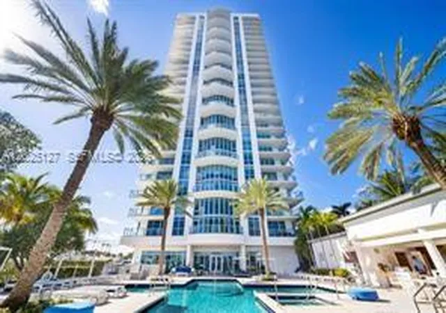 2nd image of 17301 Biscayne Blvd, Aventura, FL 33160
