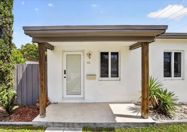 Photo 2 of Single family home for sale at 995 Ne 156th Terrace, North Miami Beach, FL 33162 | MLS# B26032837 | Listing updated on 2026-09-23