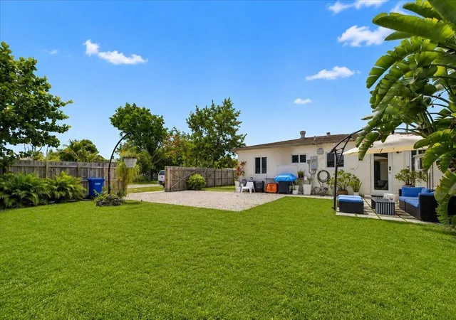 Photo 3 of Single family home for sale at 995 Ne 156th Terrace, North Miami Beach, FL 33162 | MLS# B26032837 | Listing updated on 2026-09-23