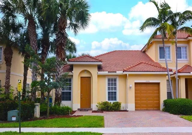 Photo 3 of Single family home for sale at 3245 Nw 31st Terrace, Oakland Park, FL 33309 | MLS# B26032881 | Listing updated on 2026-09-25