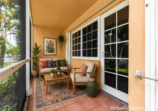 Listing Photo 5 - Condo for sale in building located at 1940 Ne 2Nd Ave, Wilton Manors, FL 33305 - Unit #106j