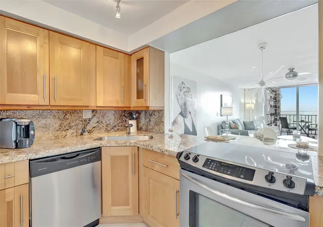 3rd image of 1400 S Ocean Dr #1001, Hollywood, FL 33019 | MLS# A12021678