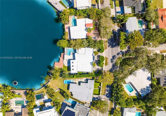 3rd image of 2091 Ne 191St Dr, North Miami Beach, FL 33179 | MLS# A12025223