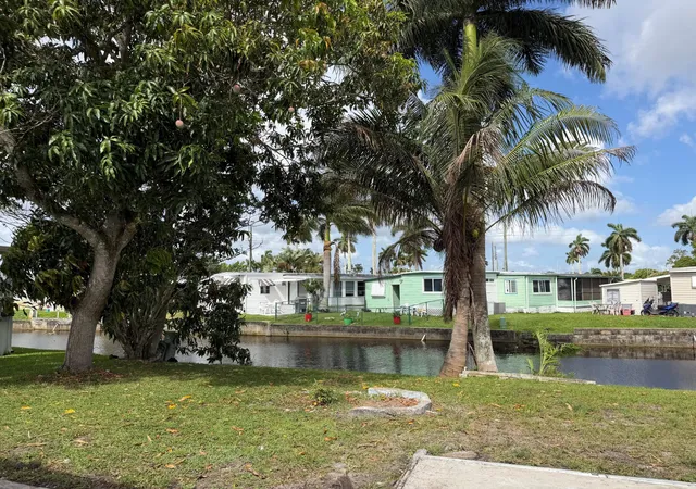 Photo 2 of Manufactured home for sale at 2041 Sw 84th Avenue, Davie, FL 33324 | MLS# B26032953 | Listing updated on 2026-10-06