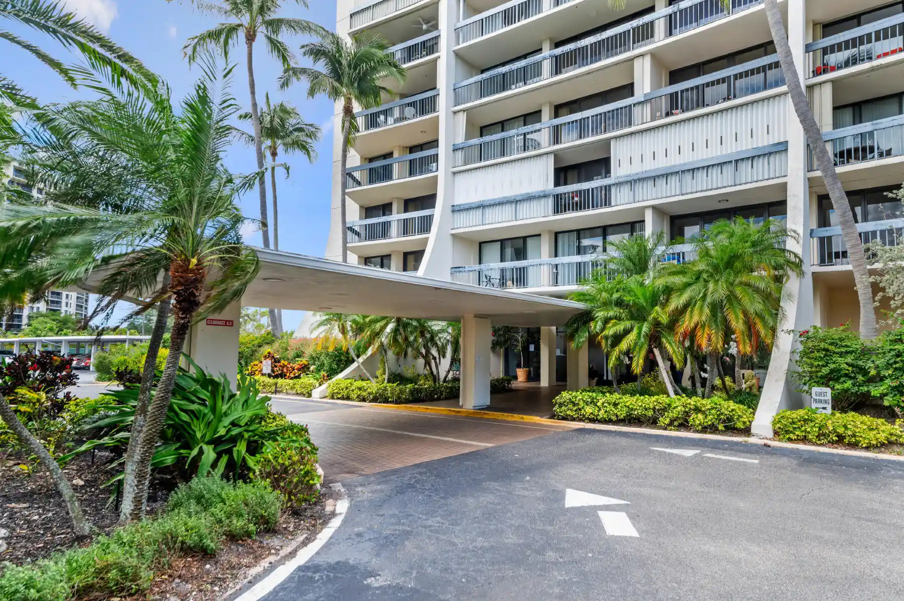 Photo 1 of Sale Pending at 2400 Presidential Way #1006, West Palm Beach, FL 33401 | MLS# B26032989 | Listing updated on 2026-10-28