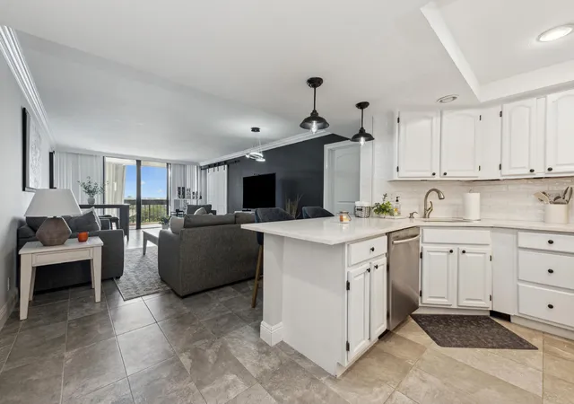 Photo 3 of Condo for sale at 2400 Presidential Way #1006, West Palm Beach, FL 33401 | MLS# B26032989 | Listing updated on 2026-09-23