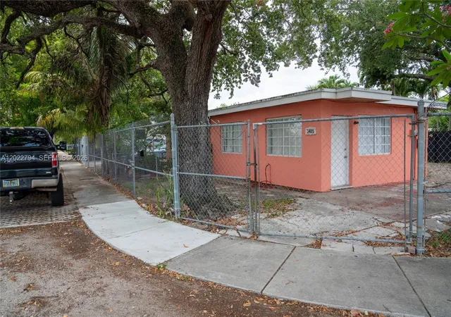 1st image of 3401 Nw 15th St, Miami, FL 33125 | MLS# A12022794