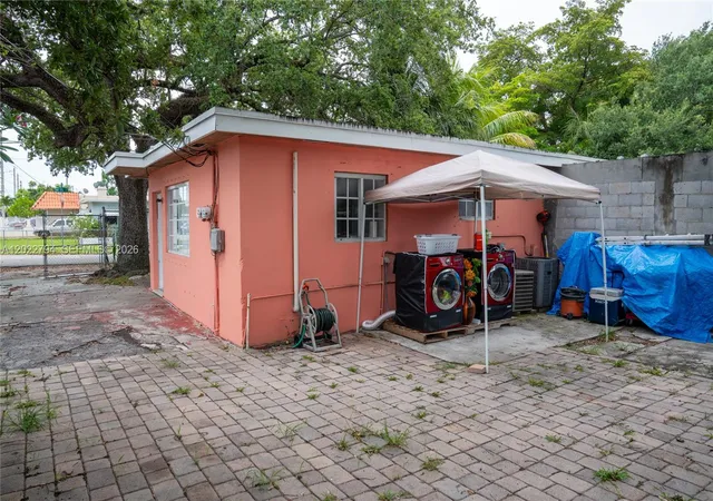 3rd image of 3401 Nw 15Th St, Miami, FL 33125 | MLS# A12022794