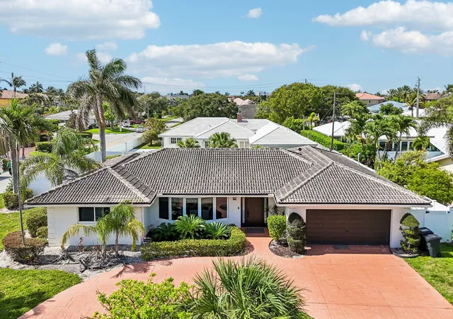 Photo 1 of Single family home for sale at 2940 Ne 39th Court, Lighthouse Point, FL 33064 | MLS# B26033109 | Listing updated on 2026-09-24