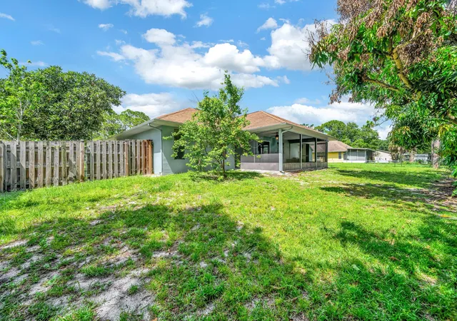 Photo 3 of Single family home for sale at 601 Howard St, Fort Pierce, FL 34982 | MLS# B26033166 | Listing updated on 2026-10-05
