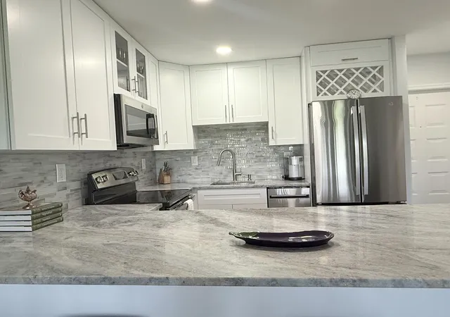 3rd image of 401 Greensward Ln #102-a, Delray Beach, FL 33445 | MLS# B26033168