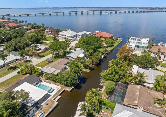 Homes for sale in Fort Myers, FL | 1229 Carlene Ave, Fort Myers, FL 33901 | MLS# A12025685