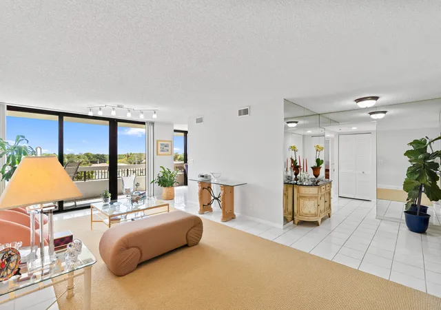 Photo 4 of Condo for sale at 23200 Camino Del Mar #603, Boca Raton, FL 33433 | MLS# B26033248 | Listing updated on 2026-09-23